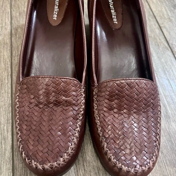 Naturalizer demure Brown Leather Loafers boardroom chic with Woven Design 7 - Picture 2 of 7